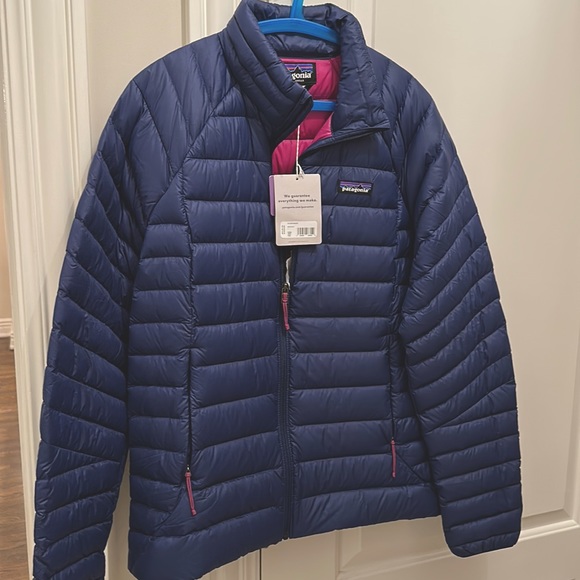 Patagonia Jackets & Coats This Classic Down Sweater Is Lightweight